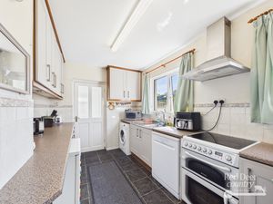 Kitchen- click for photo gallery